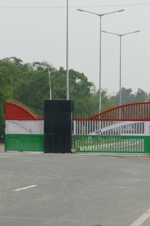 বেনাপোলে বিজিবি-বিএসএফের সীমান্ত প্যারেড অনুষ্ঠিত